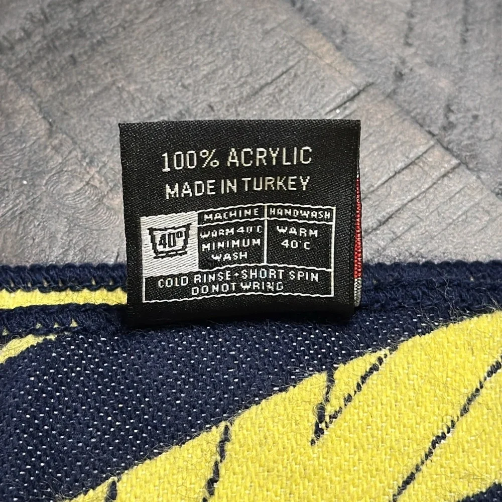 Nashville TN Soccer club 2020 inaugural season, ruff neck Yellow Blue Scarf - Picture 8 of 8